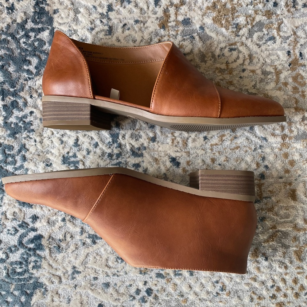 UNIVERSAL THREAD pointed toe flats